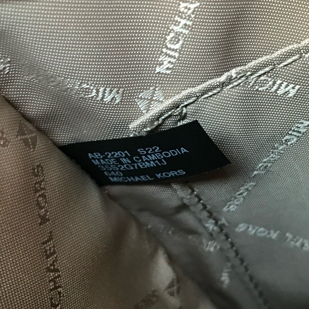 🌼Michael Kors Purse - Picture 11 of 11
